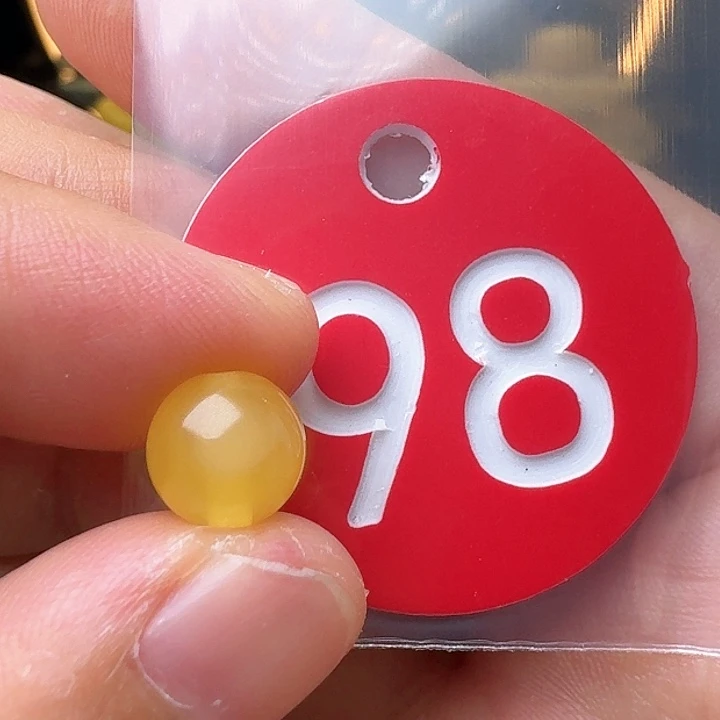蜜蜡裸石未镶嵌8.3m m