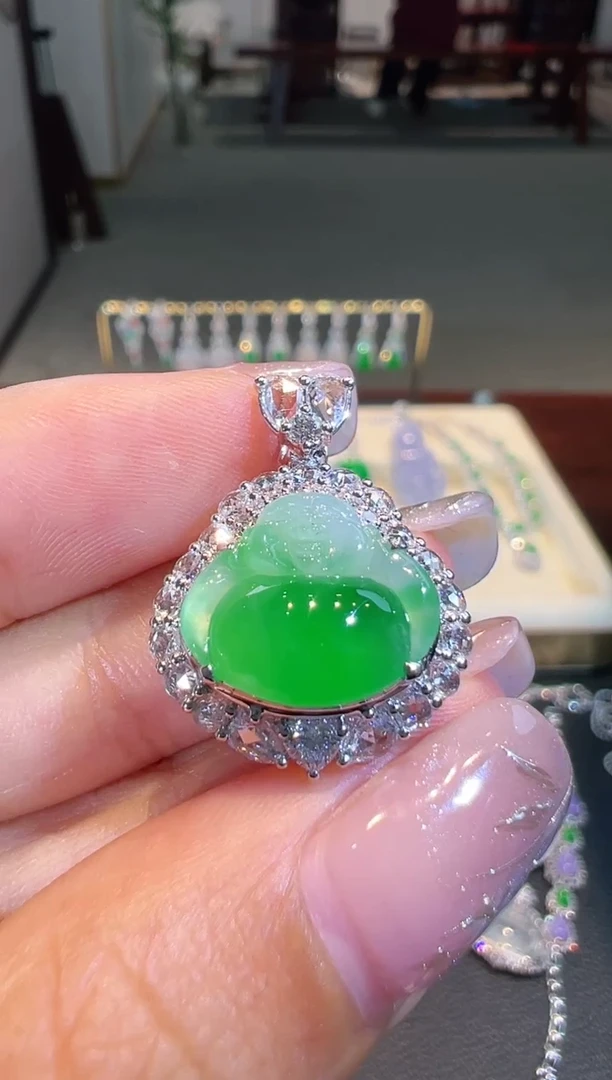 【闪购商品】翡翠吊坠(不含链)18K金镶嵌翡翠