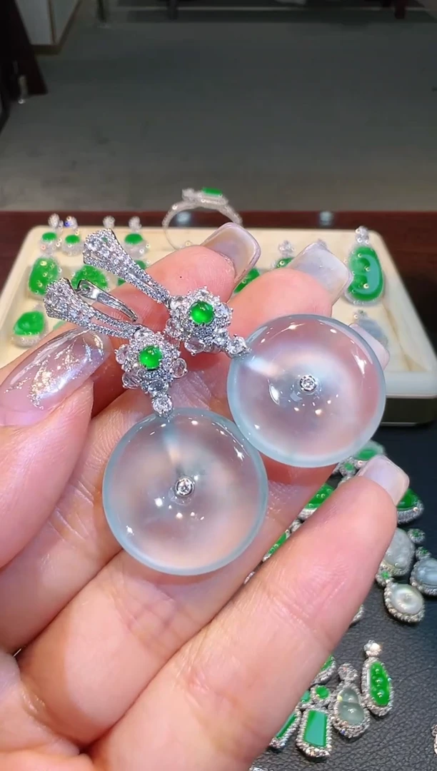 【闪购商品】翡翠耳饰18K金镶嵌翡翠