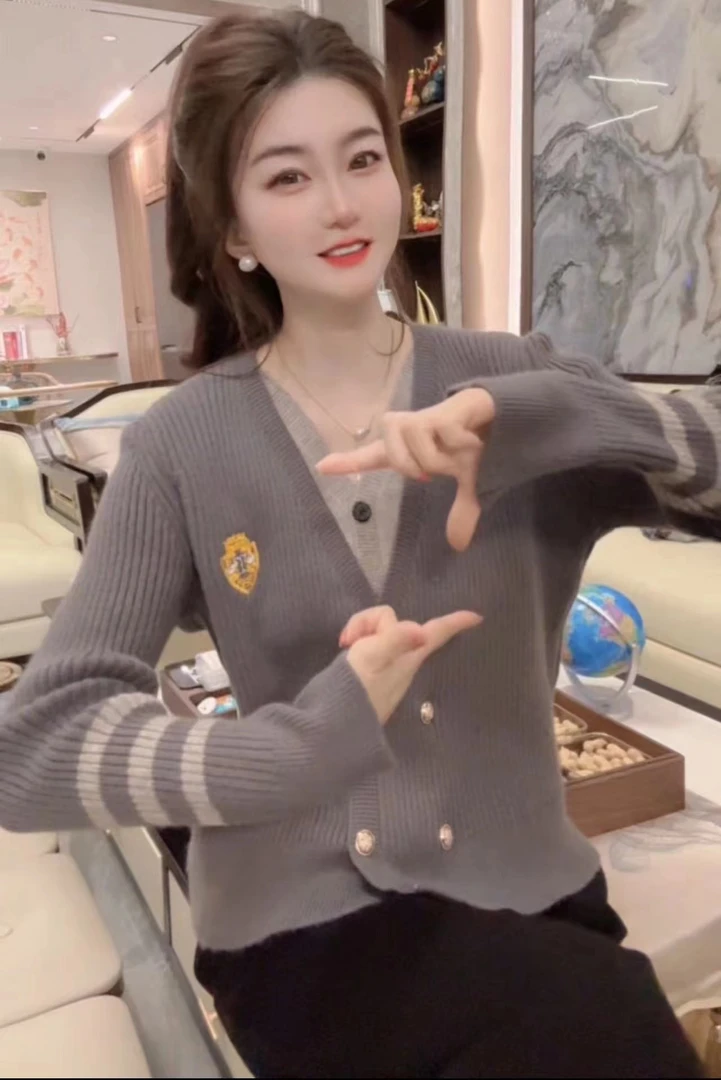 『梦幻学院X』撞色时尚百搭休闲舒适简约潮流毛衣85489