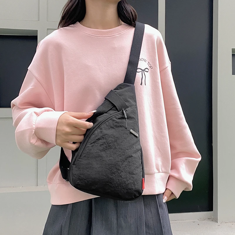 潮牌胸包男女手机斜挎包时尚简约骑行包休闲百搭轻便运动风小背包