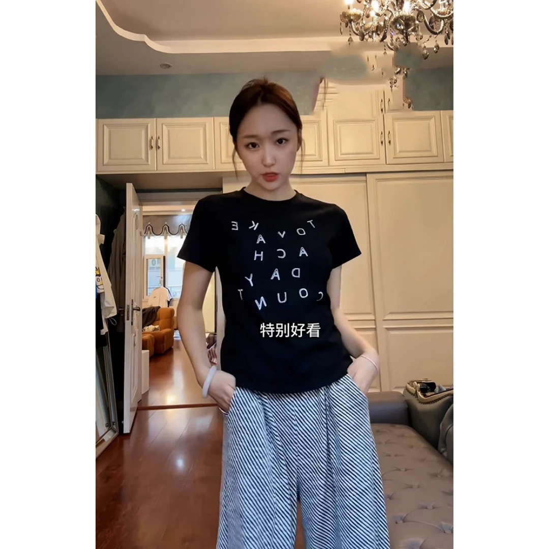 圆领印花黑色短袖t恤女2025新款夏季女装设计感时尚休闲别致上衣