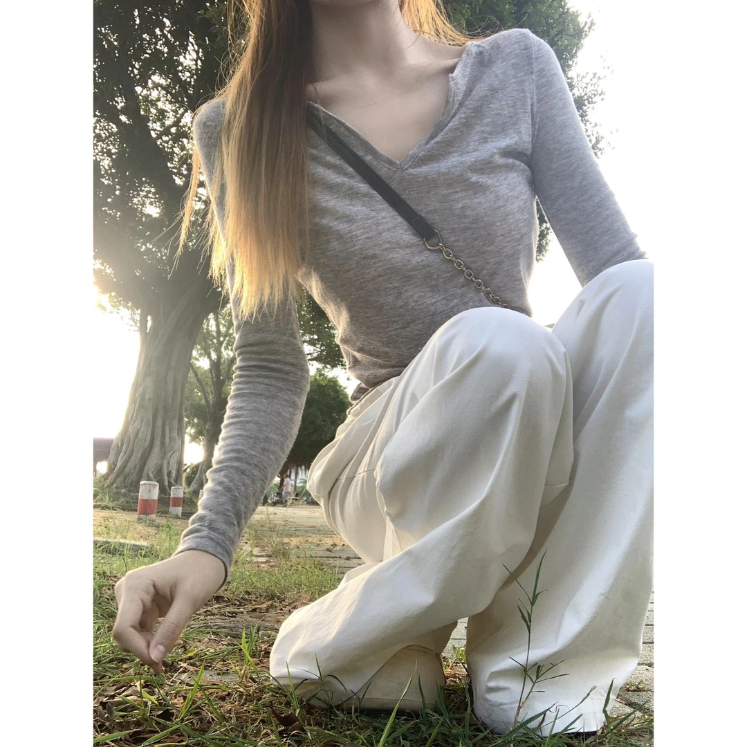 灰色正肩V领长袖t恤女春秋季新款打底衫紧身内搭修身显瘦辣妹上衣