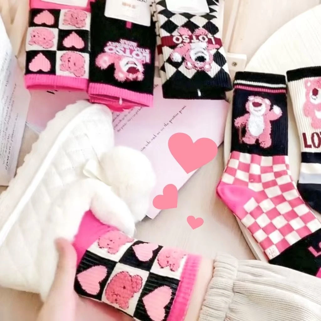 新疆包邮袜子女秋冬长筒新款网红爆款羽毛纱可爱日系卡通粉色ins