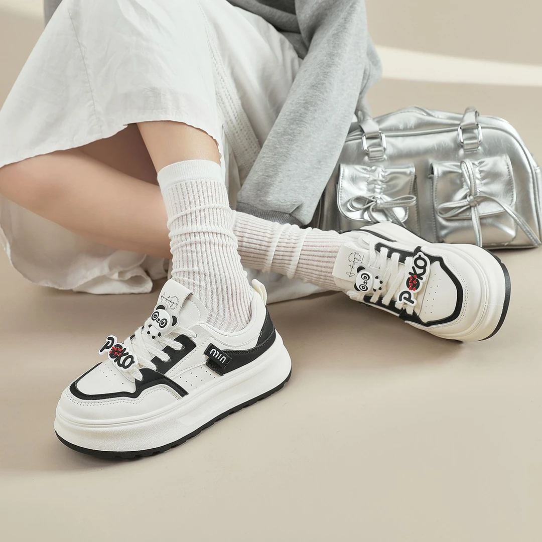 时尚简约小白鞋女2025春秋新款全皮百搭厚底板鞋休闲鞋松糕运动鞋