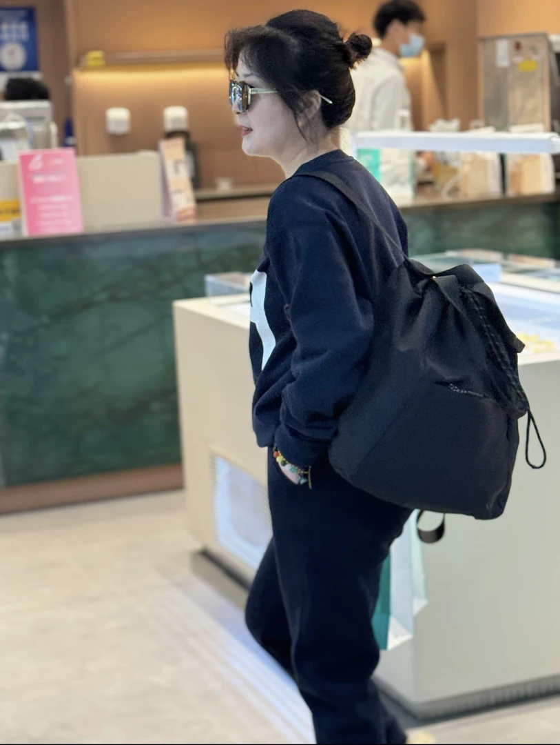 【燕子优选】时尚休闲双肩背包牛津防水面料