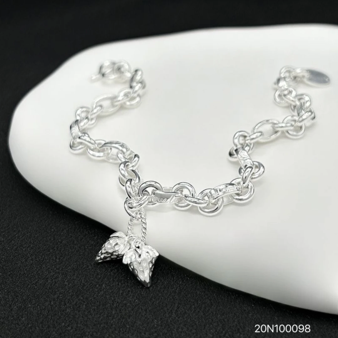 足银手链 足银999.9手链草莓足银气质手串o字链环环相扣小众手链