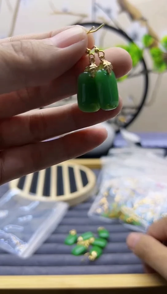 【闪购商品】和田玉耳饰14K金镶嵌E111