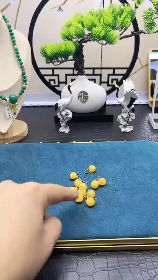 【闪购商品】蜜蜡耳饰14K金镶嵌E01