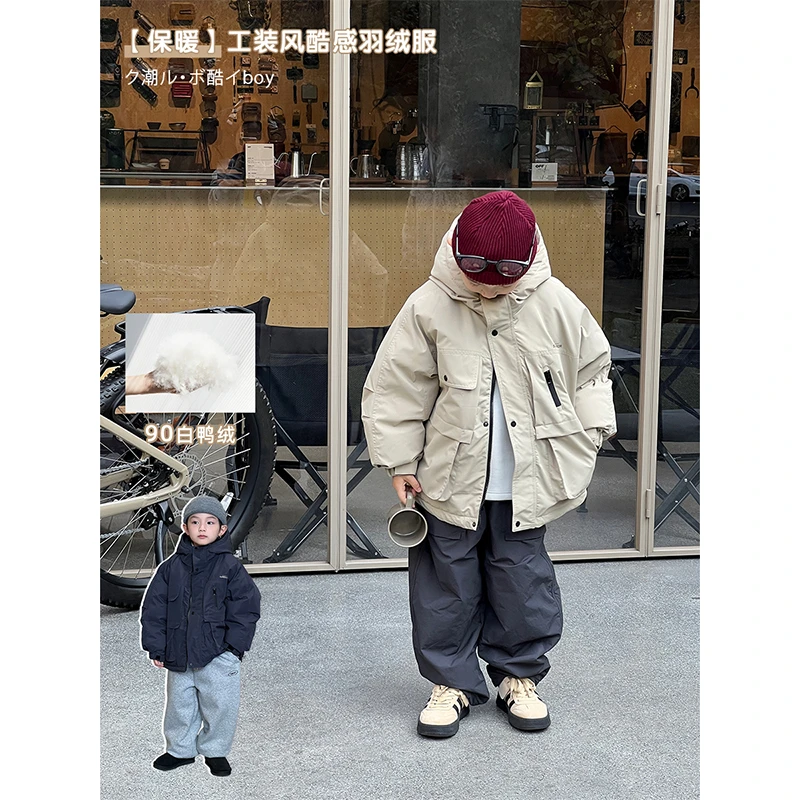 略略童装冬季款白鸭绒大口袋羽绒服234Y900