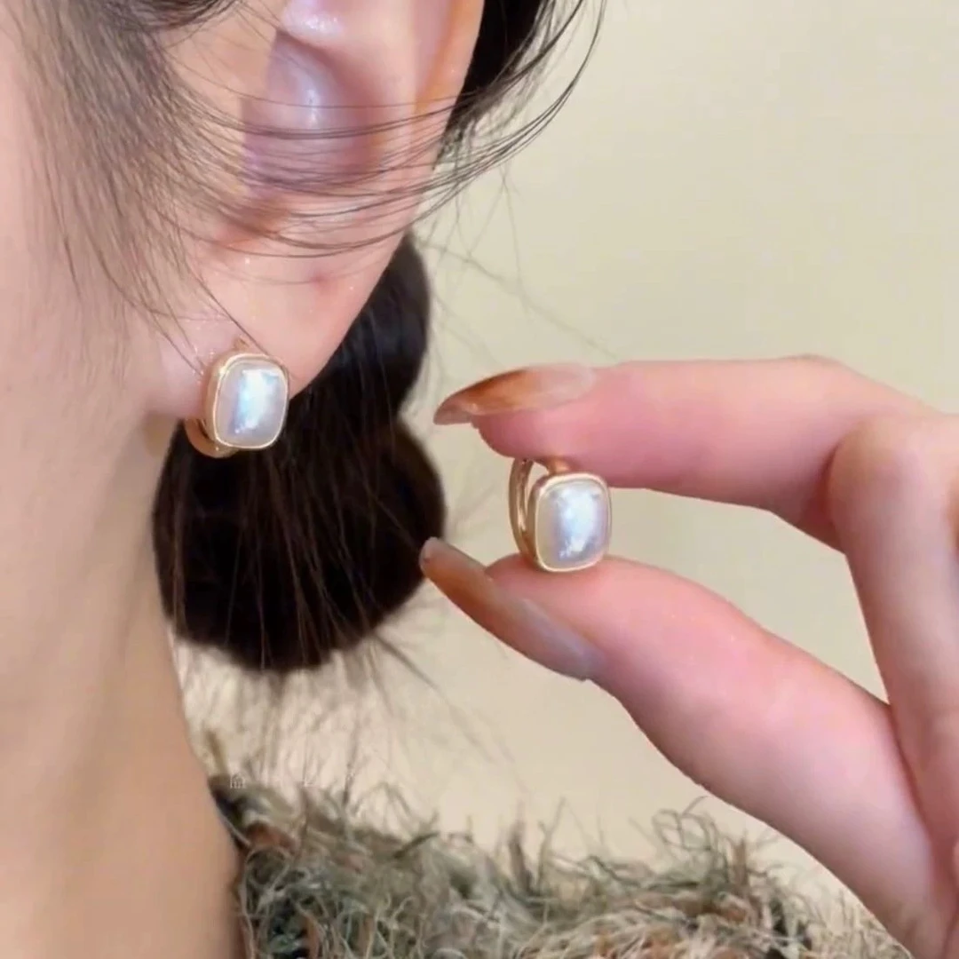 铜合金仿珍珠耳饰 珠珠耳扣女气质简约耳钉小众设计轻奢高级感217