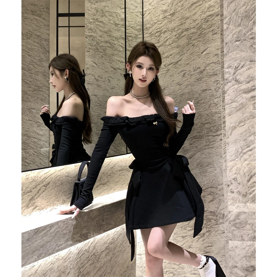 法式别致绝美小香风一字肩纯欲连衣裙收腰黑色高级感气质裙子女秋