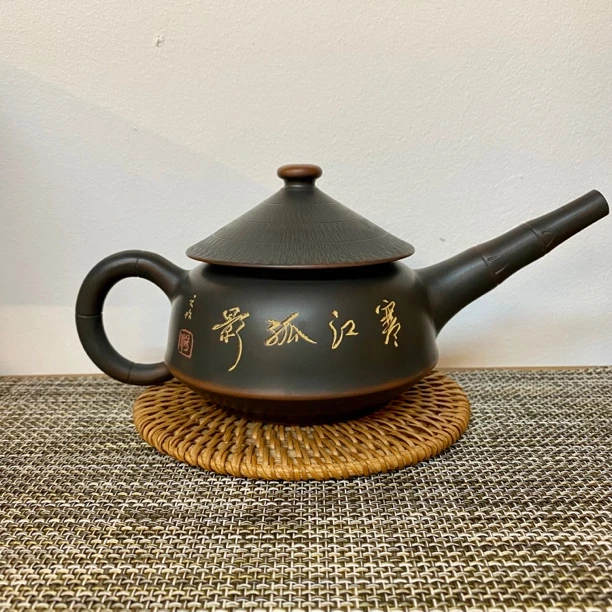 寒江孤影 笑傲江湖 斗笠盖 手工 茶壶 广西钦州坭兴陶