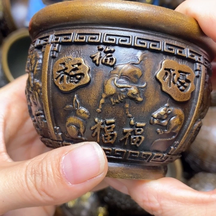 铜器摆件做工精良