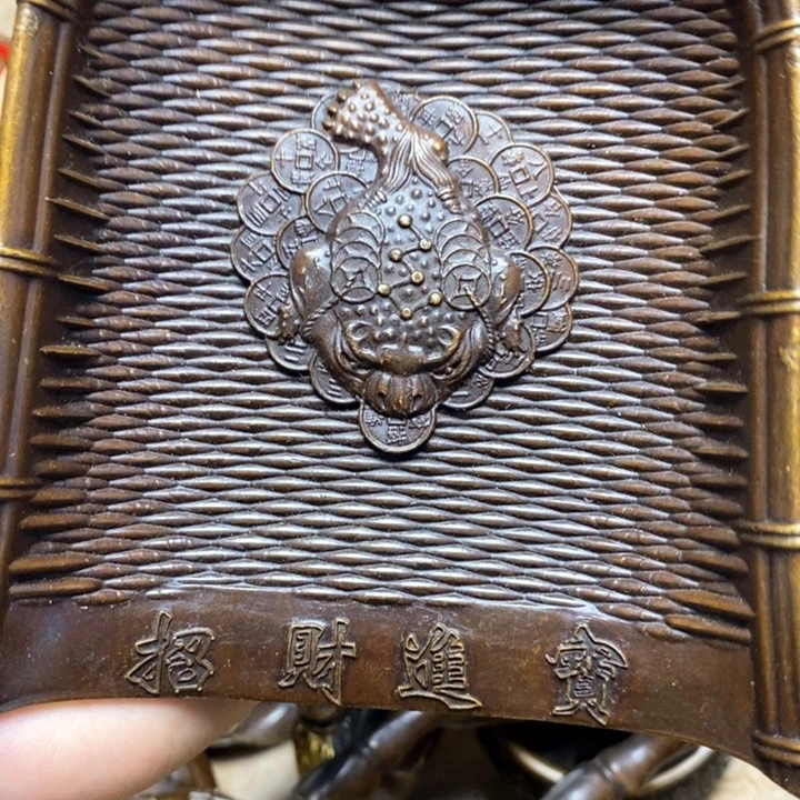 铜器摆件做工精良