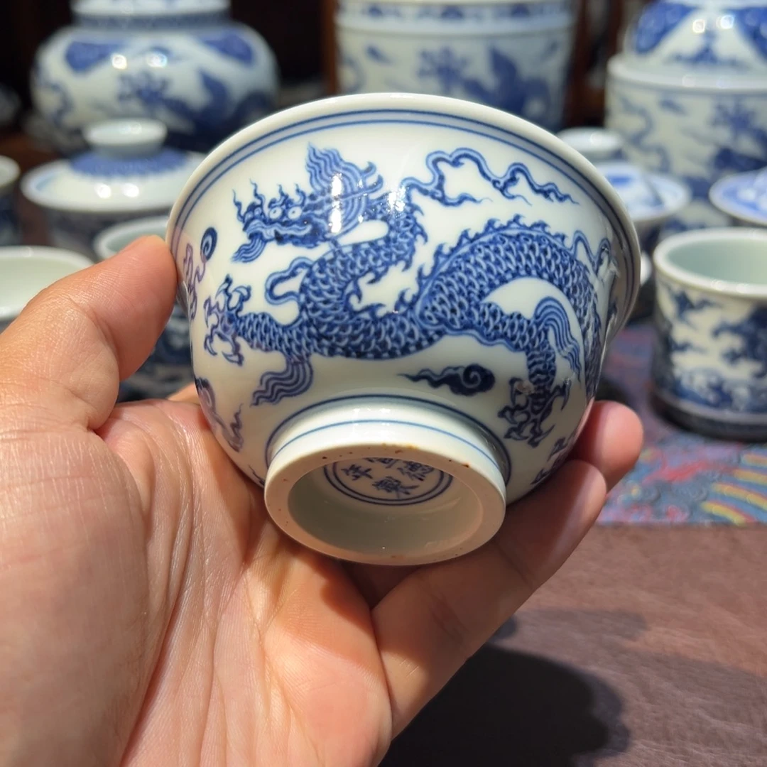 杯青花霸王龙压手杯口径9.5厘米