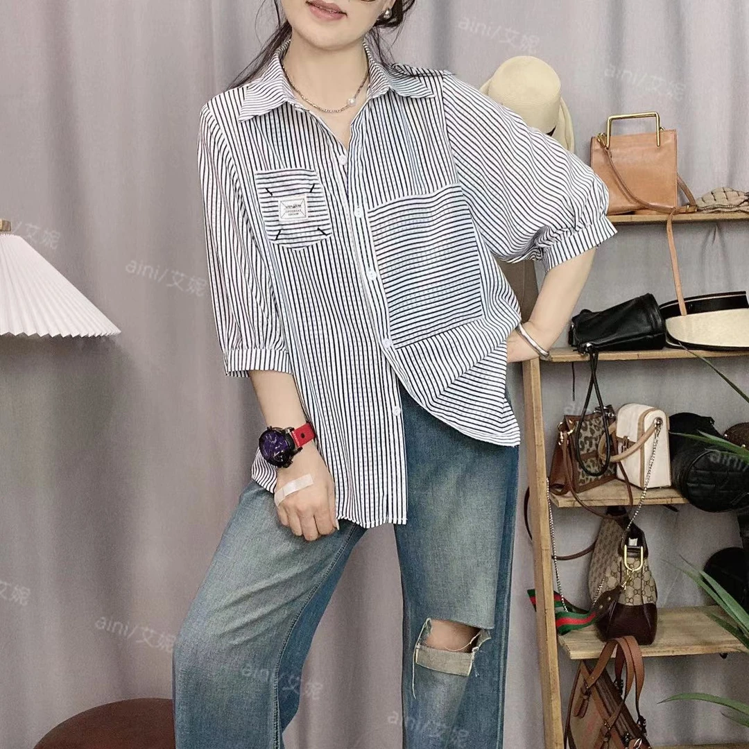 《妮推荐》艾妮新款简约休闲时尚气质蓝条纹翻领百搭中袖衬衫A11