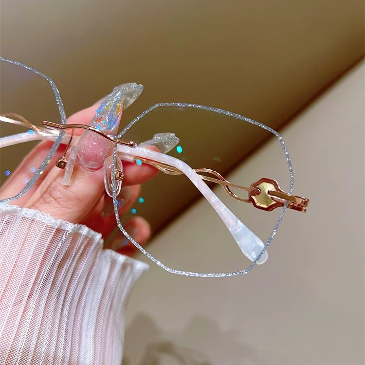 四叶草眼镜女近视可配有度数无边框大脸显脸小韩潮时尚气质变色