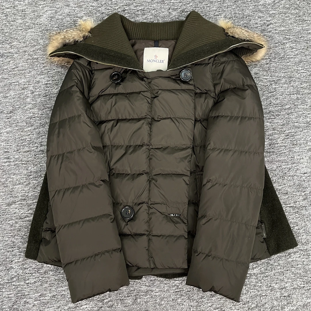 99新 MONCLER 连帽拼接绒毛女款羽绒服/0码/99新