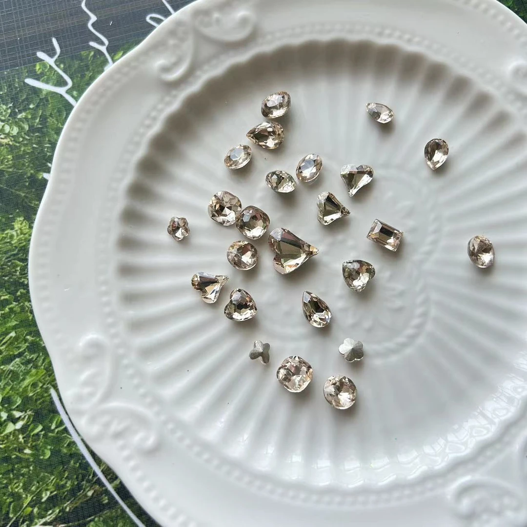 【马上制造局】缪斯美拉德K9水晶玻璃秋冬尖底钻美甲饰品美甲钻