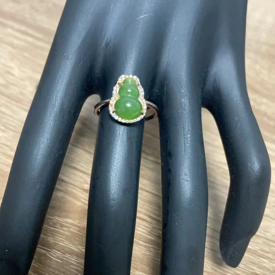 和田玉碧玉果绿镶嵌女款戒指