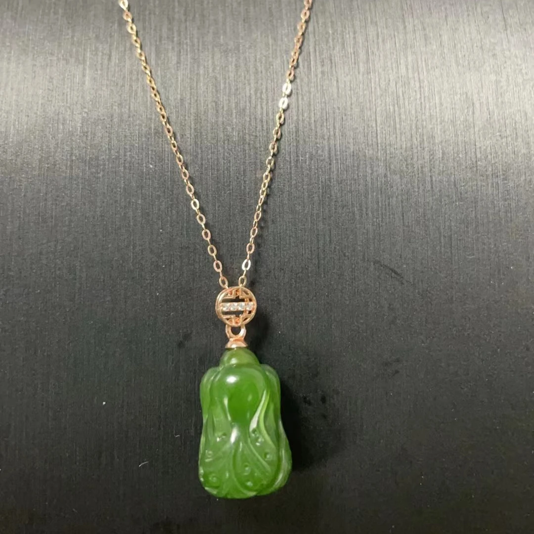和田玉碧玉菠菜绿白菜女款吊坠