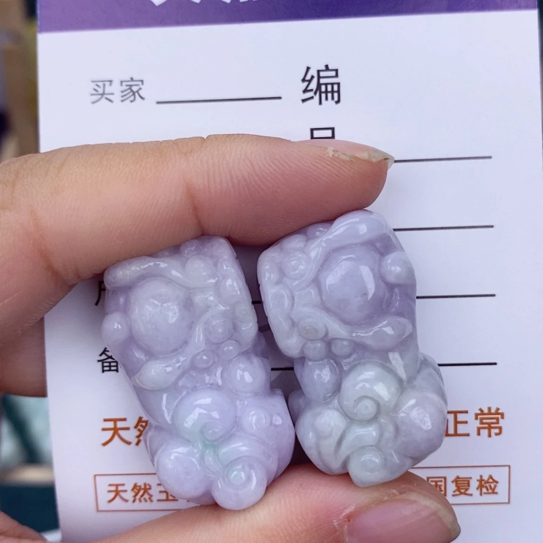 翡翠颈饰未镶嵌貔貅一对