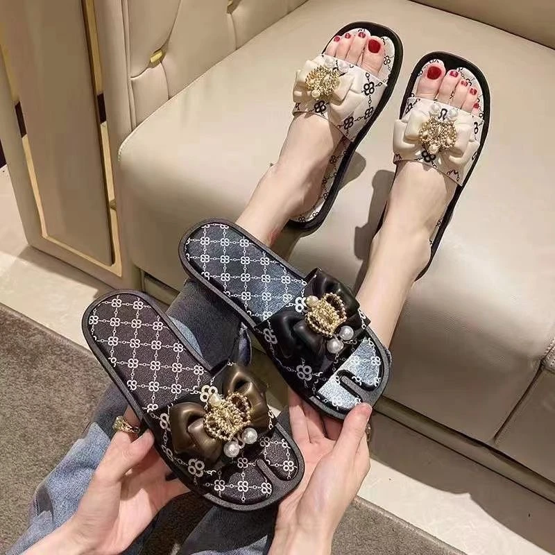 拖鞋女网红2025新款时尚百搭皇冠花夏季软底外穿仙女风凉拖鞋平底