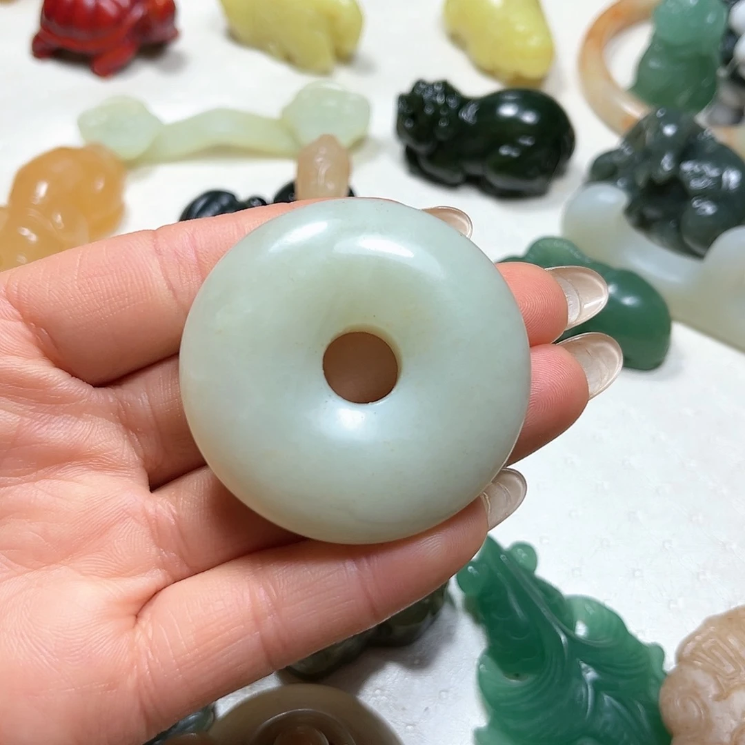 白玉菩提吊坠白玉菩提吊坠