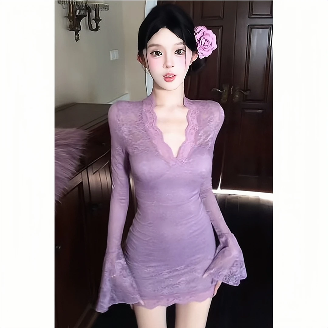 纯欲性感辣妹蕾丝钩花v领短裙子女秋冬季收腰显瘦修身显瘦连衣裙