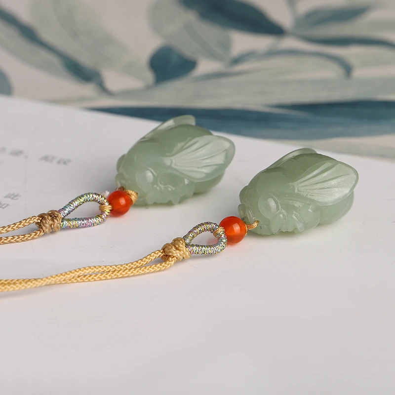 新疆和田玉 小蜜蜂（只发一件） 约长18x15mm厚11mm