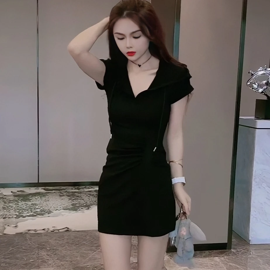 （夏季清仓）收腰显瘦减龄短袖裙子设计感洋气日常穿搭针织连衣裙