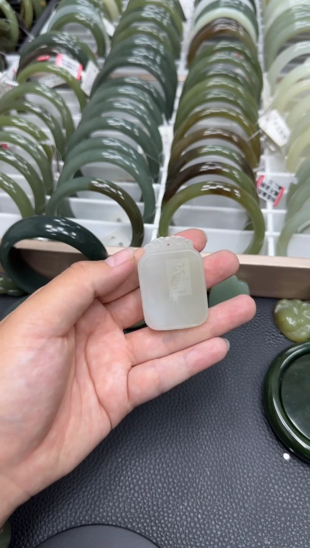 【闪购商品】和田玉颈饰未镶嵌青海料