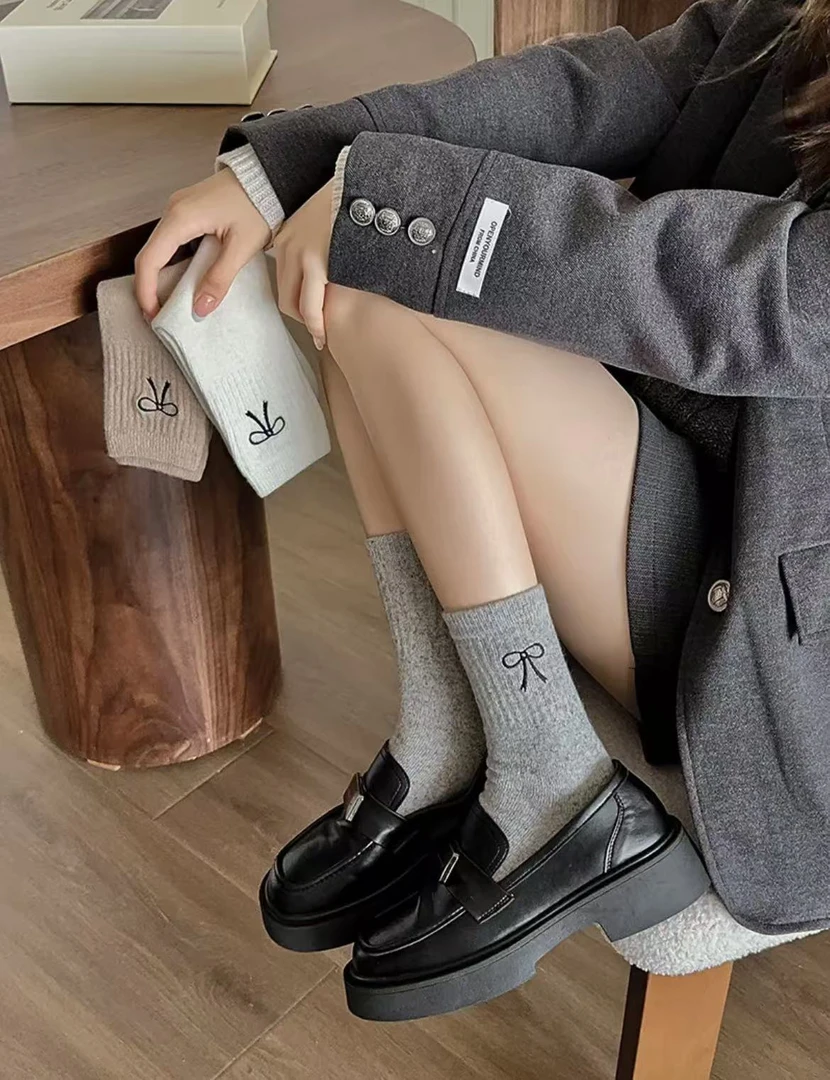 秋冬季保暖袜子女中筒袜日系蝴蝶结羊毛短袜可爱软糯韩版灰色长袜