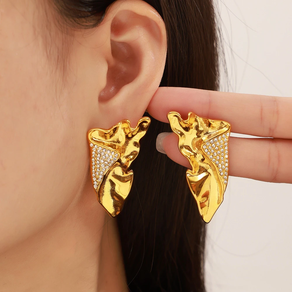 钛钢耳饰 AIYO/AIYO钛钢个性褶皱镶钻耳环气质甜酷镀18k金