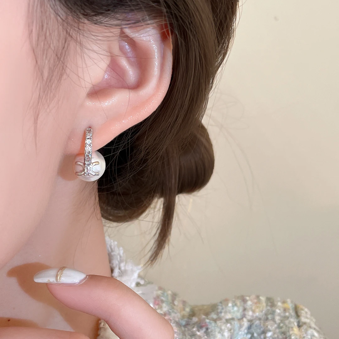 铜合金耳饰  法式耳环女秋冬轻奢小众高级感耳钉精致气质高端耳饰