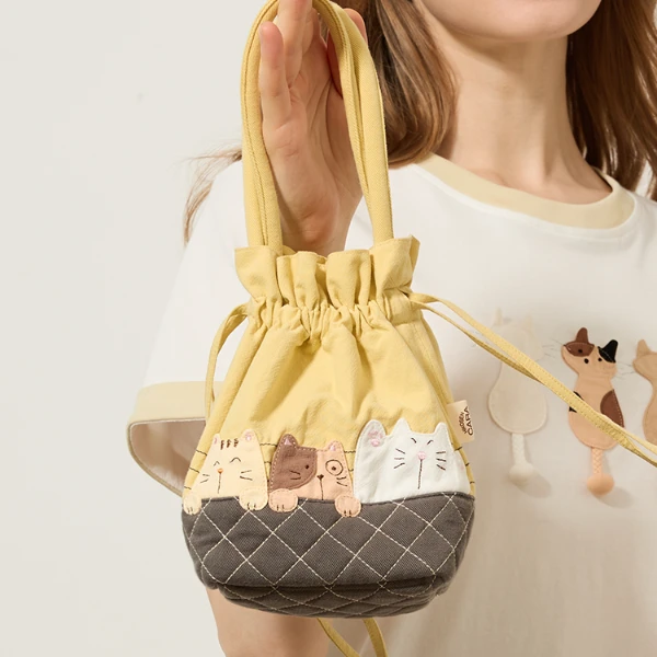 HIKOSEN CARA卡拉猫三只小猫咪束口袋萌宠糖果色猫咪女帆布手提包