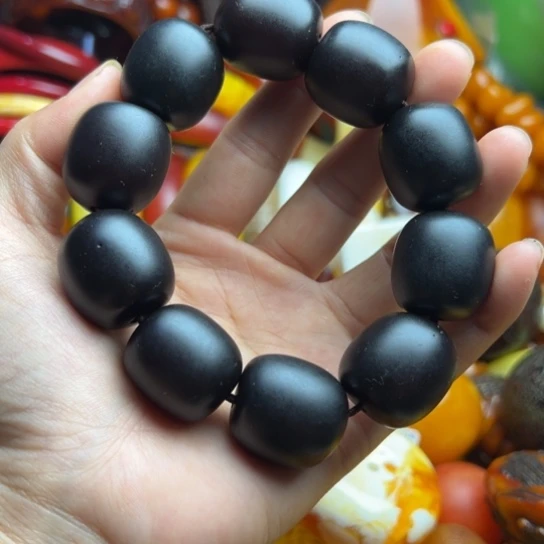 琥珀手串未镶嵌心****蜜蜡