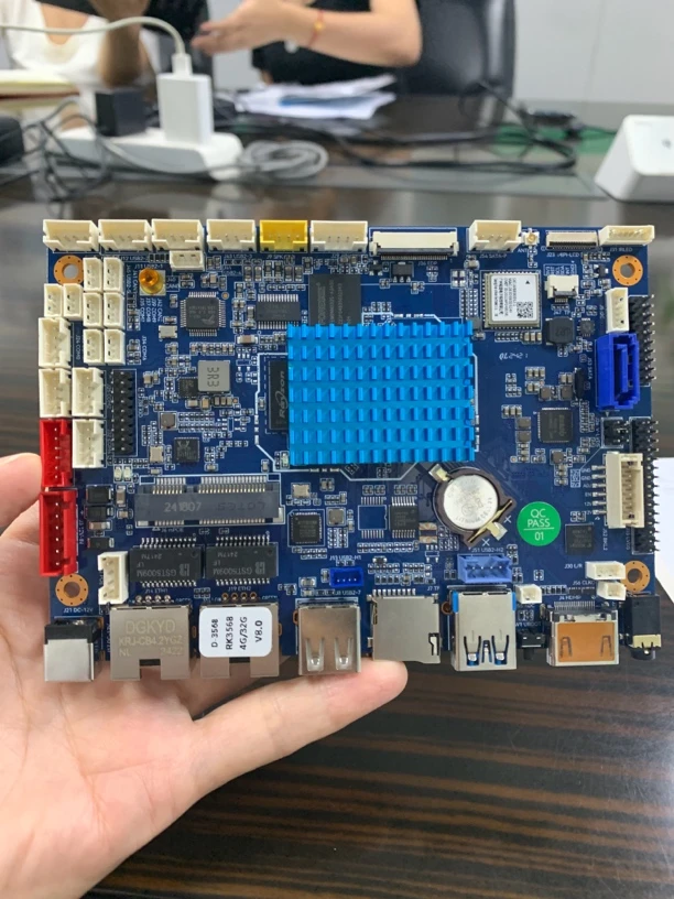 安卓主板UH-3566，CPU：RK3566标准配置RAM（DDR）ROM（Flash）