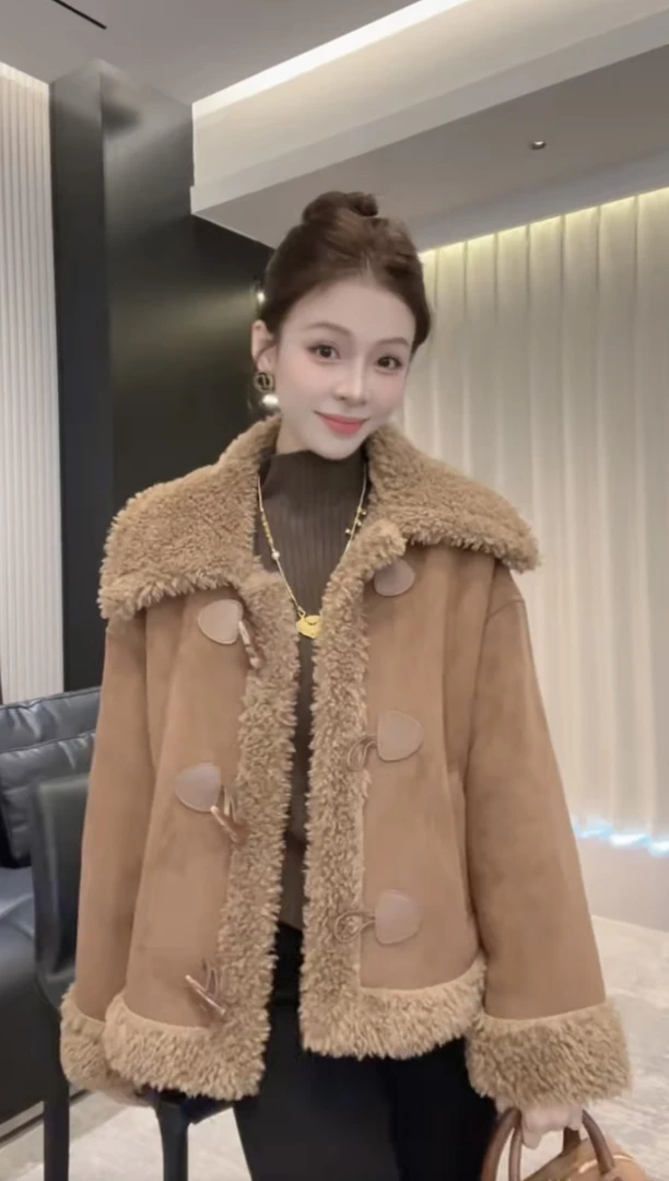 诗诗严选-韩版翻领牛角扣毛毛一体外套加绒加厚显瘦保暖夹1022