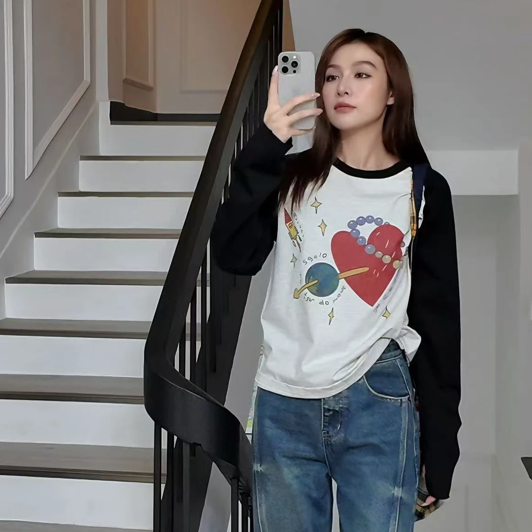 插肩撞色圆领爱心印花长袖T恤上衣#9236