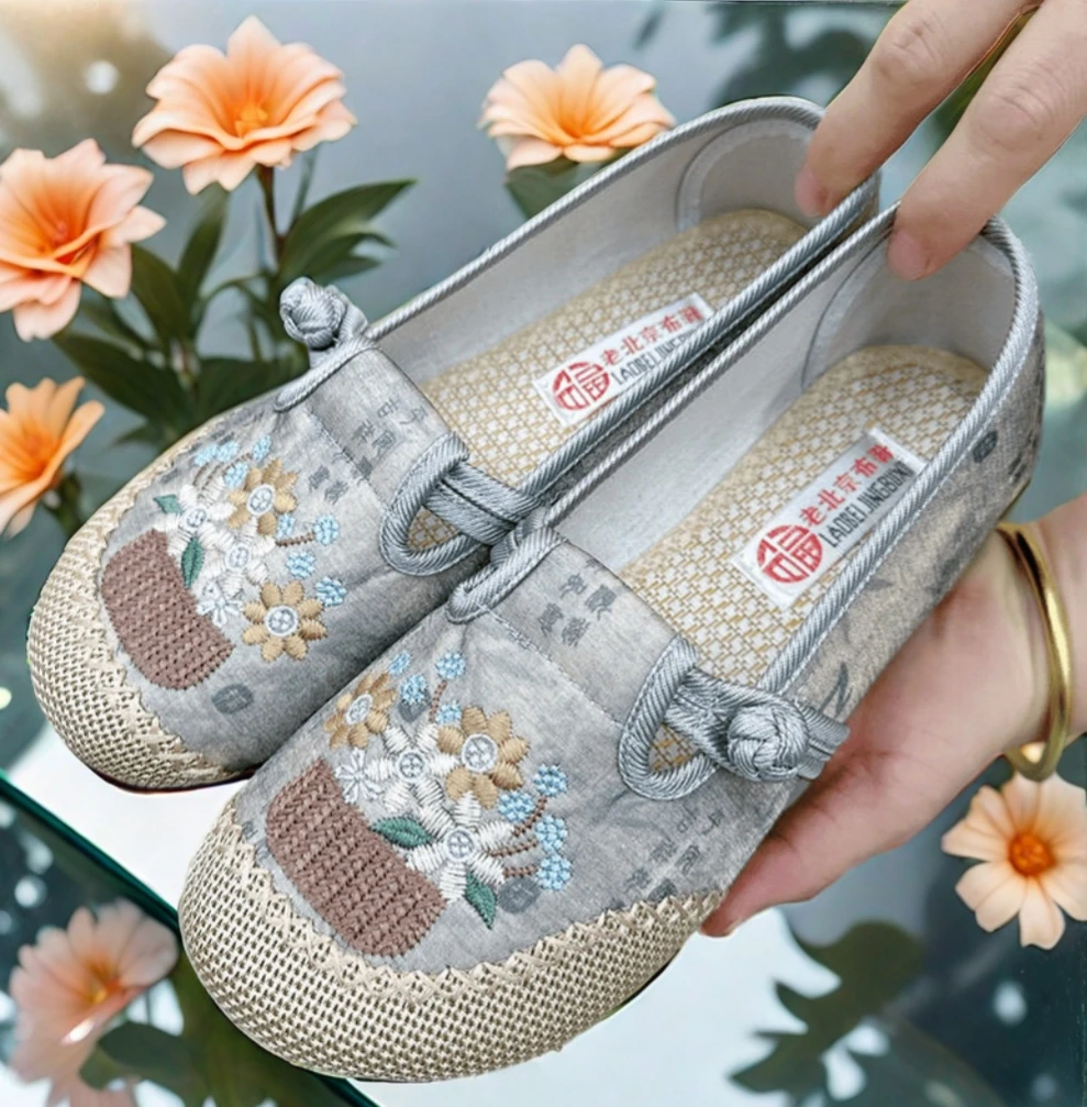 新中式老北京布鞋女软底民族风绣花鞋国风渔夫鞋中老年舒适妈妈鞋