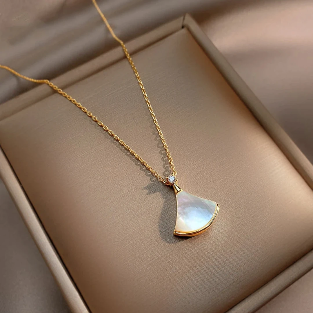 合金项链 小裙子项链