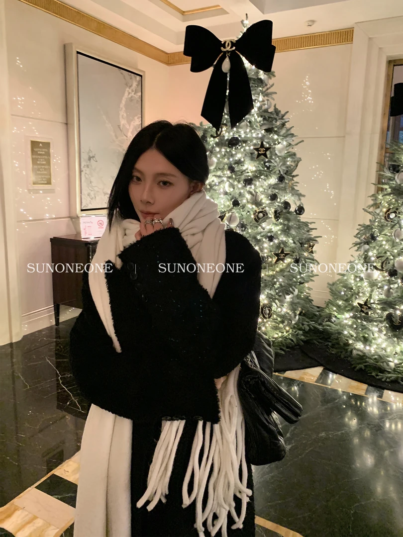 SUNONEONE 奶芙芙柔软长围巾女秋冬季设计感纯色百搭休闲保暖围脖