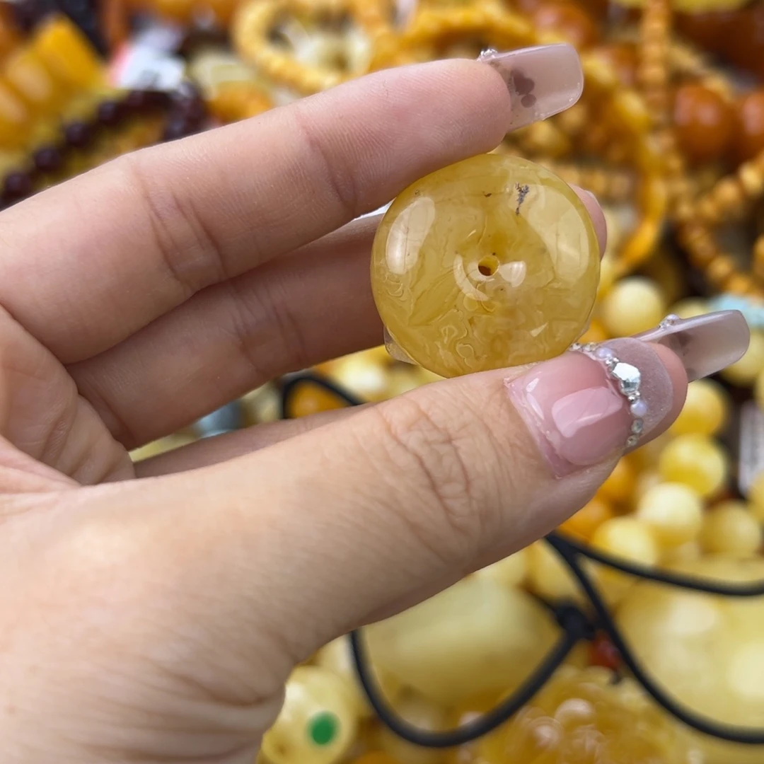 琥珀珠宝奇石未镶嵌