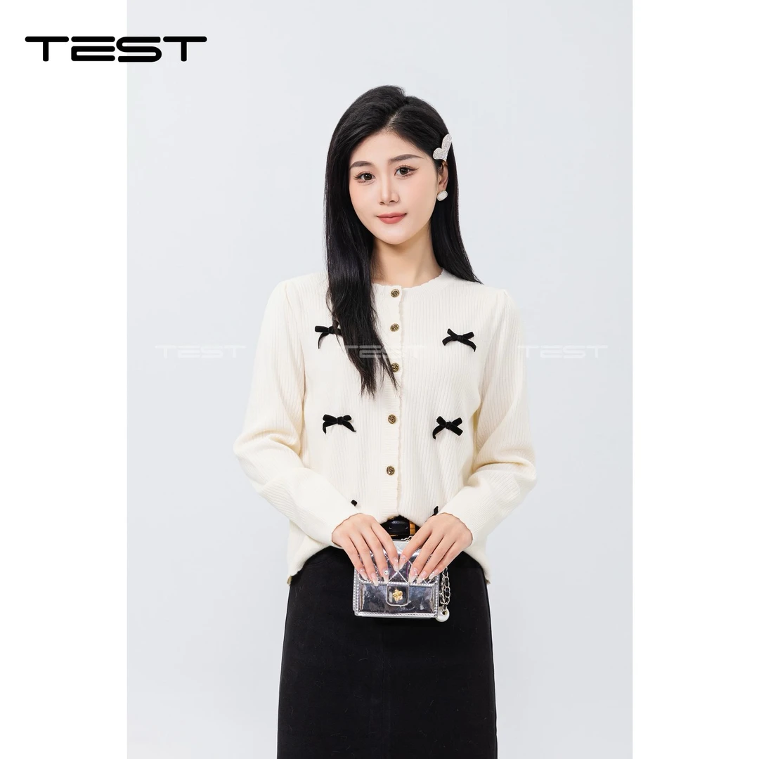 她之蝶 24春1241046款 时尚细针织上衣