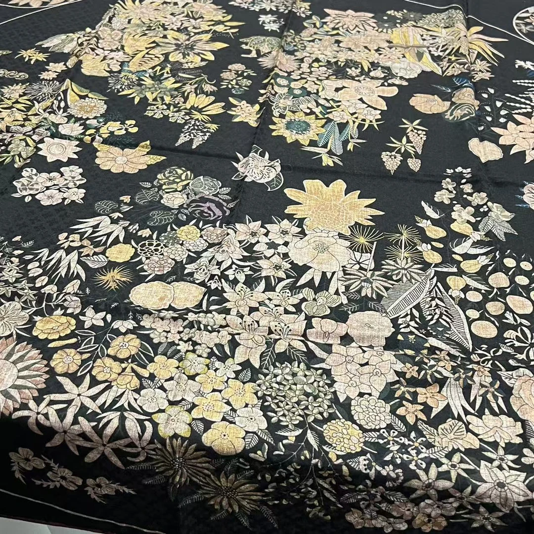 110提花丝毛方巾-墨黑花园 105cm丝巾