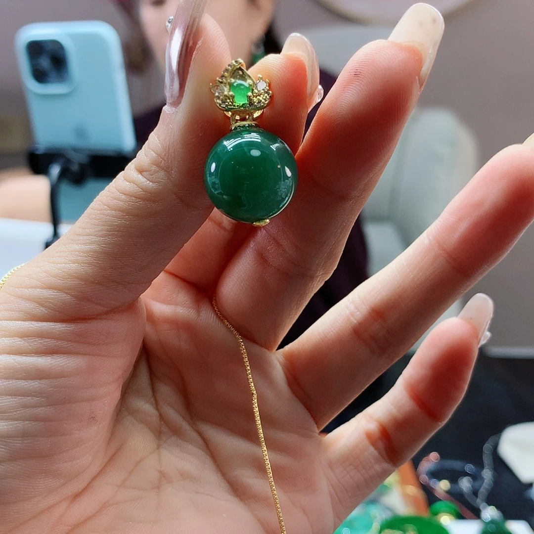 【闪购商品】翡翠吊坠(赠链)未镶嵌多样性发货
