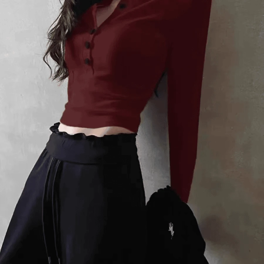 辣妹酒红色正肩长袖T恤女秋冬内搭打底衫收腰短款设计感小众上衣