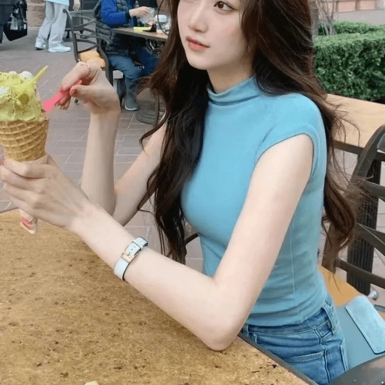 2025新款酒红色半高领无袖性感T恤上衣修身收腰短袖春夏设计感女